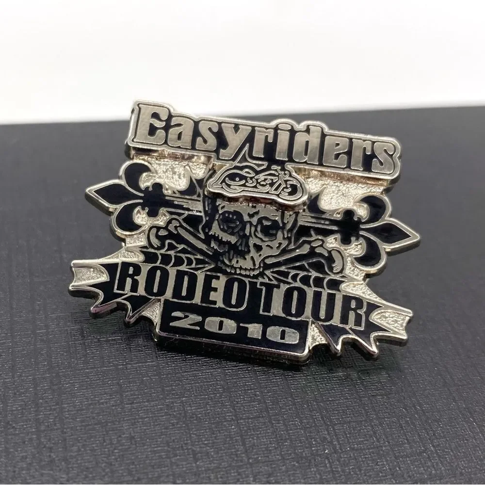 Easyriders Motorcycle Rodeo Tour Skull Biker Double Back Pin 2010